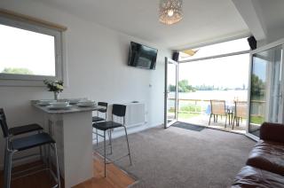 Premium Lake Lodges - Chichester - 6
