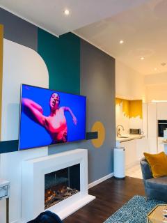 2 bed Chic Apartment in Glasgow City Centre - 1