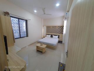 Hotel Shanti Inn - 7