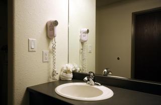 Super 8 by Wyndham Truro NS - Truro - 1