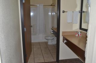 Super 8 by Wyndham Lebanon - Lebanon - 6