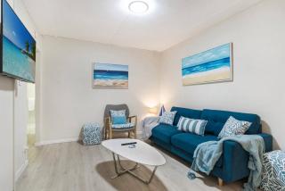 Tropical Unit with Private Fenced Garden Close to The Beach 5 - Palm Cove - 7