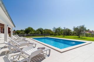 Lovely VILLA Piljan with a private swimming POOL - Bokordići - 8