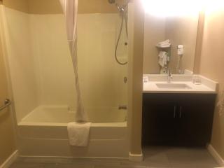 Days Inn by Wyndham Hinton - 7