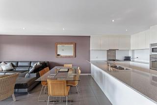 Market Street, Unit 5, 6-10 - 2