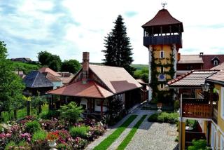 Flanderhof Manor - 3