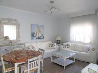 Pefkohori apart. near the beach with indor parking and yard - 7
