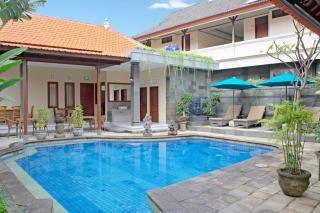 Flamboyan Hotel - Kuta - 0