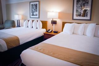 Pines Inn & Suites - 2