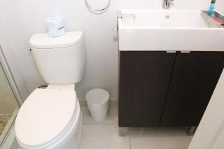 A Stylish Stay w/ a Queen Bed, Heated Floors.. #23 - Brookline - 2