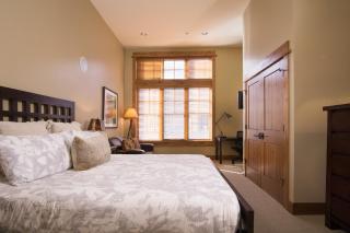2 Bedrooms w/ Large Loft + 2.5 Baths - Sleeps 8. Free Grocery Delivery! - Truckee - 7
