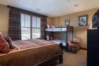 Reduce Rates w/ Skating Rink View in Northstar Village! Great Bear 404 - Truckee - 7