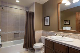 Reduce Rates w/ Skating Rink View in Northstar Village! Great Bear 404 - Truckee - 4