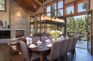 Luxury 4BD True Ski-In/Ski-Out Mid-Mountain Residence - Trailside Northstar - Truckee - 0