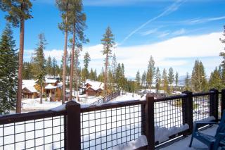 Luxury 4BD True Ski-In/Ski-Out Mid-Mountain Residence - Trailside Northstar - Truckee - 4