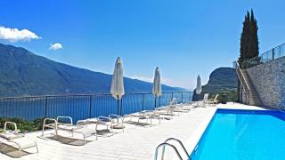 La Quiete 07 lake view Apartment by Gardadomusmea - 9