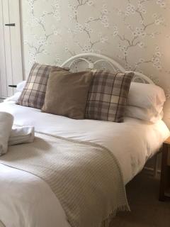 The Strawbury Duck Inn - 2