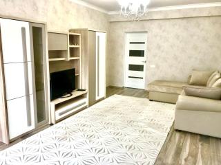 Center Apartment on Albisoara Street - 8