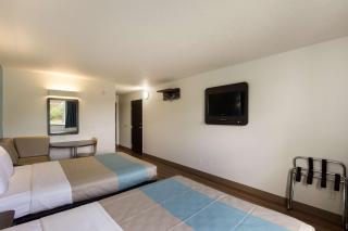Motel 6-Rothschild, WI - 1