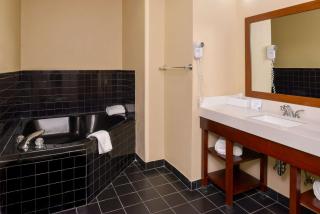 Holiday Inn Express & Suites Joplin Southeast by IHG - 2