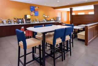 Holiday Inn Express & Suites Joplin Southeast by IHG - 4