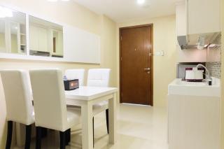 Pleasant 2BR Signature Park Grande Apartment By Travelio - 7