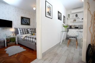 Charming Seaside Apartment - Primošten - 0