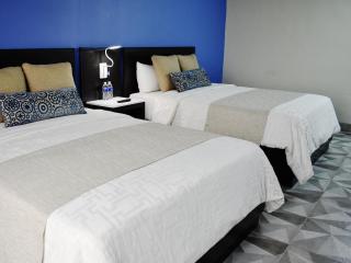 Hotel Corona Plaza - 9