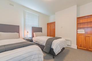 4 Bedroom House - Hobart CBD - Free Parking - Free WIFI - 3