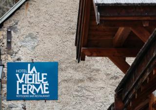 Langley Hotel La Vieille Ferme - 1