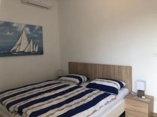 Ideal Holiday Apartment 2 - Tribunj - 0