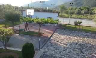 STUDIO WITH TENIS COURT AND MINI BASKET - Aigio - 5