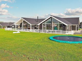Five-Bedroom Holiday home in Bogense - Bogense - 0