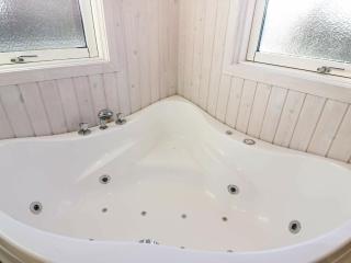 6 person holiday home in Hadsund-By Traum - Øster Hurup - 1