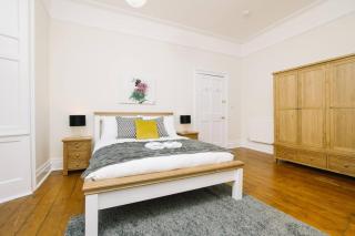 Pleasant Apartment Near Princes Street Gardens - 4