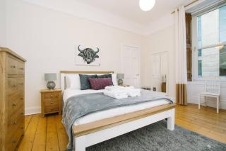 Pleasant Apartment Near Princes Street Gardens - 2