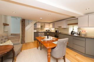 The Coach House - Whitby - 9