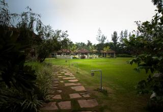 Breathing Earth - Rooms and Pool - Calcuta - 6