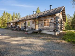Holiday Home Kukasrakka a 4 by Interhome - Äkäslompolo - 0