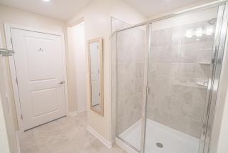 Only 5 Miles from Disney! Free Water Park! 2 Bed, 2 Bath Condo, Sleeps 8 - Kissimmee - 3