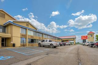 Econo Lodge Inn & Suites Triadelphia - Wheeling - Triadelphia - 9