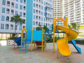 Fabulous Studio Grand Dhika City Apartment By Travelio - Bekasi - 3