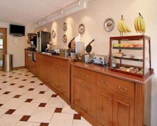 Baymont by Wyndham Bellevue - Omaha - Bellevue - 9