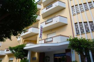 Castelvetere Hotel - Caulonia - 0