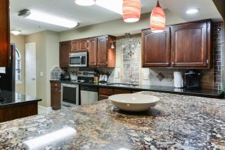 Luxury Condos at Thousand Hills - Heart of Branson - Beautifully remodeled - Spacious and Affordable - 1