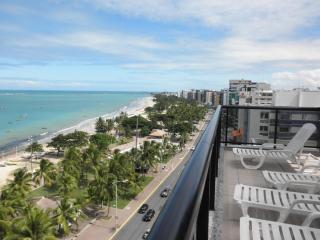 NA BEIRA MAR DE PAJUCARA - EDIFICIO NEO 2 - APARTAMENTO COM 02 QUARTOS - TEM VARANDA- VISTA LATERAL DO MAR - AVENIDA DOUTOR ANTONIO GOUVEIA 1081- CONSUMO ELETRICO É PAGO No CKECK-OUT 1KWH É 1,35 REIAS - 5