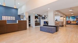 Best Western Plus New Barstow Inn & Suites - Barstow - 9