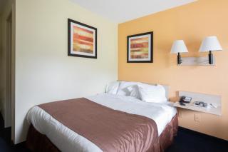 Days Inn by Wyndham New Philadelphia - New Philadelphia - 0
