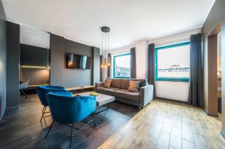 Black & White Apartments - 9
