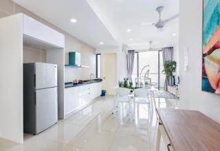 Legoland Fun- Hostahome Suites at D'Pristine Residence - 8